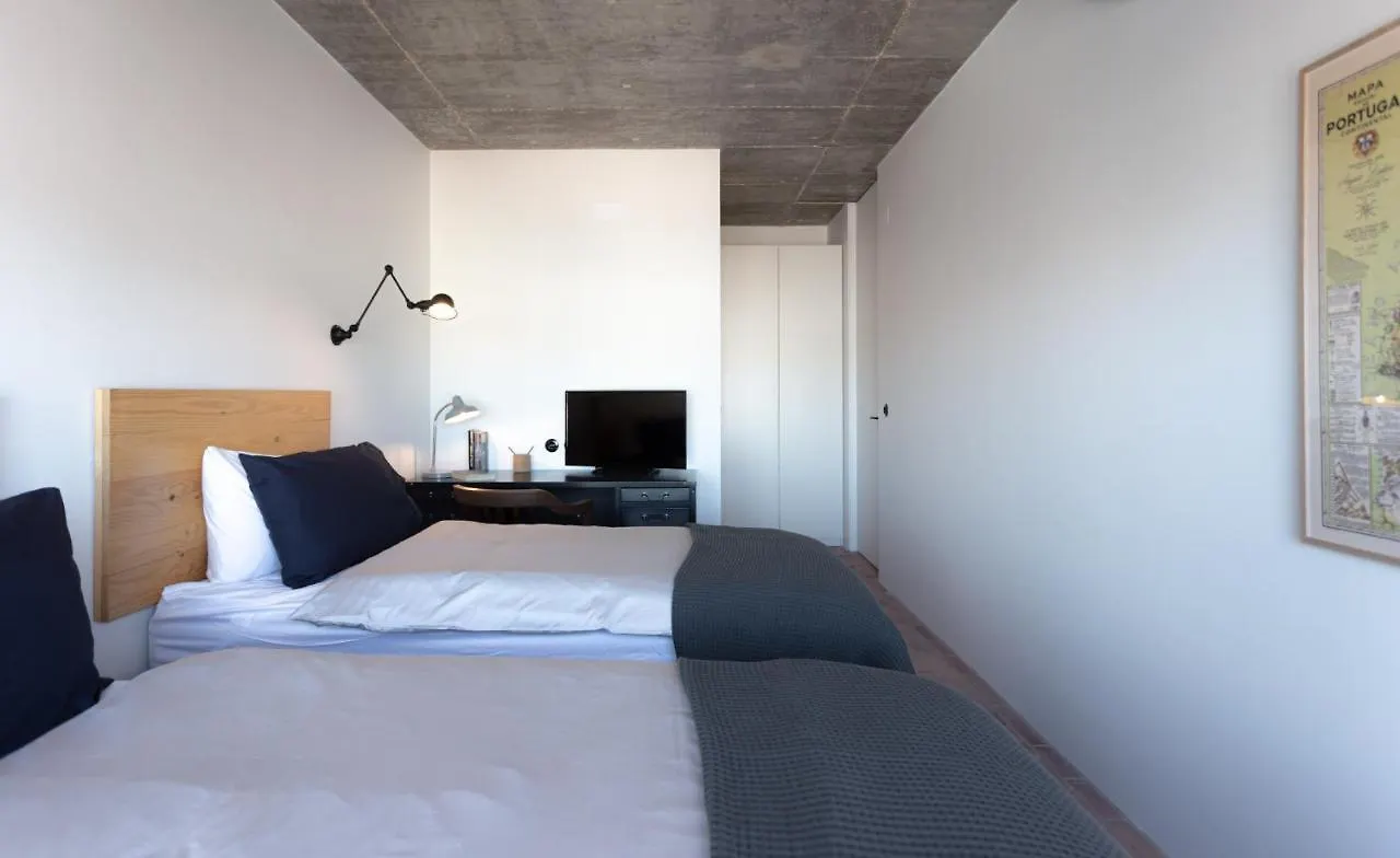 Columbano City Suites - Boutique Ensuites, Cokitchen & Parking Lisbon Portugal