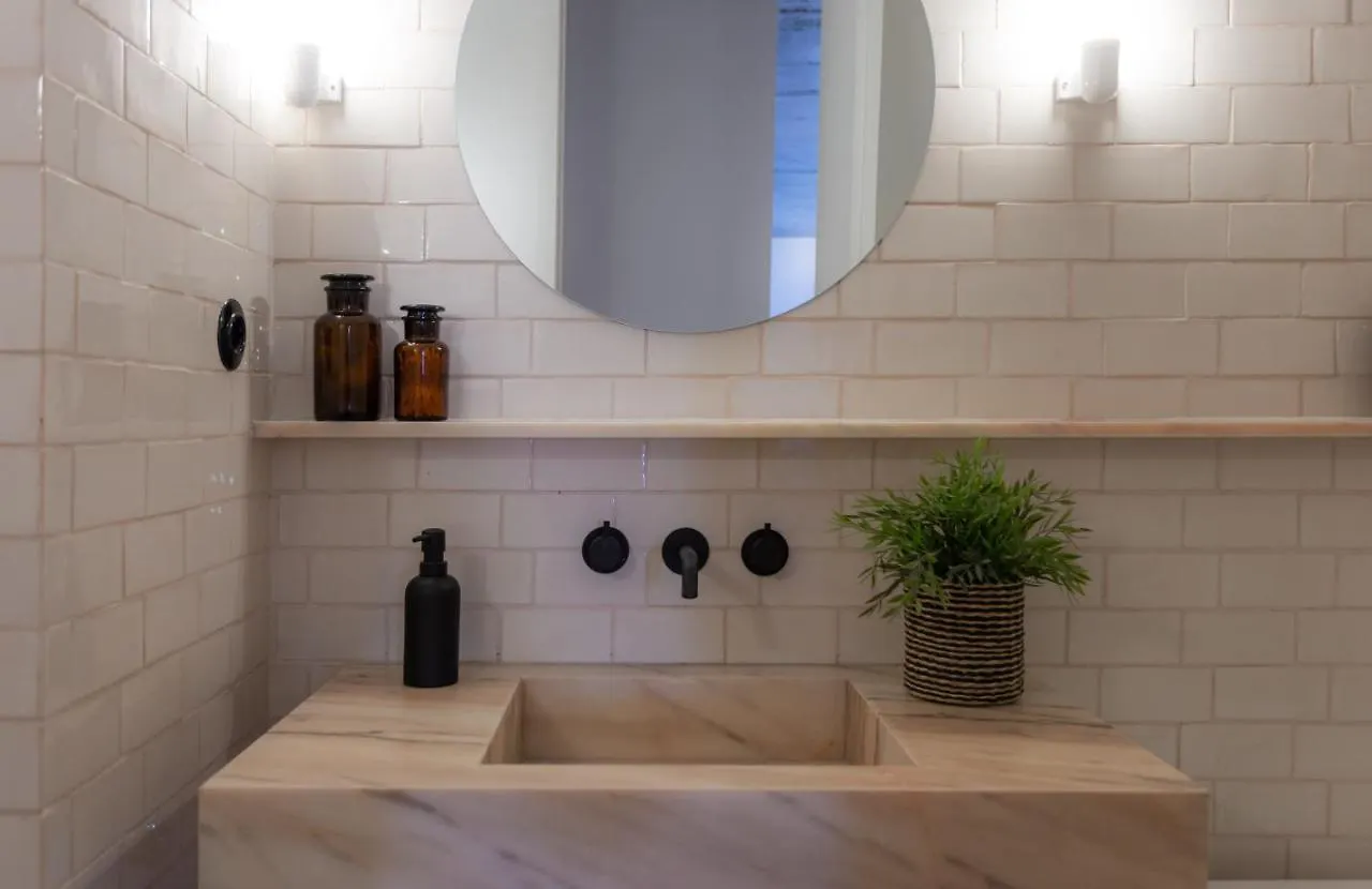 Columbano City Suites - Boutique Ensuites, Cokitchen & Parking Lisbon Guest house