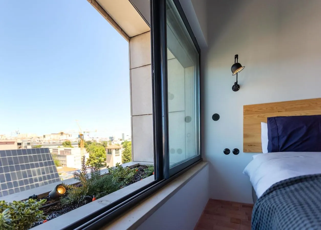 Guest house Columbano City Suites - Boutique Ensuites, Cokitchen & Parking Lisbon Portugal