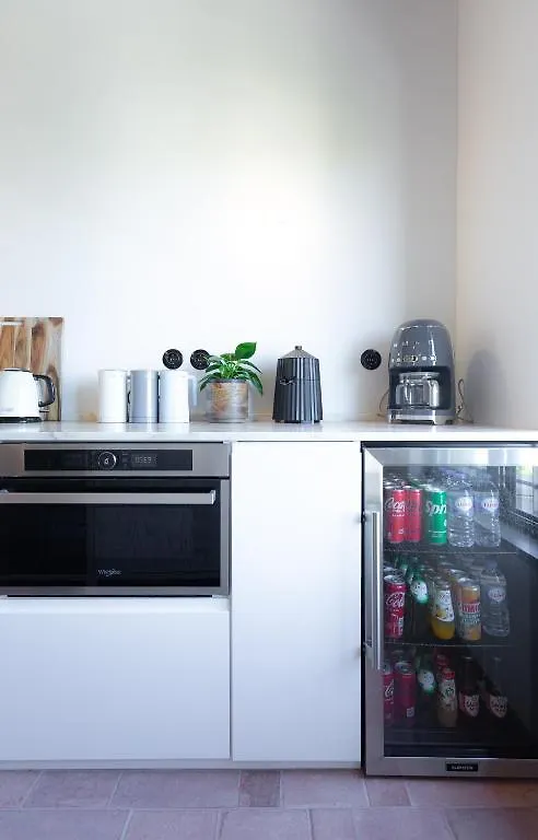 Guest house Columbano City Suites - Boutique Ensuites, Cokitchen & Parking Lisbon Portugal