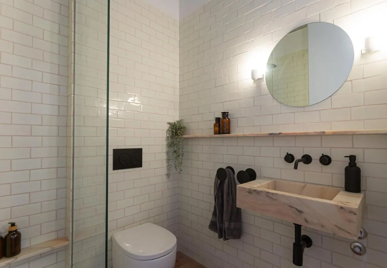 게스트하우스 Columbano City Suites - Boutique Ensuites, Cokitchen & Parking 리스본