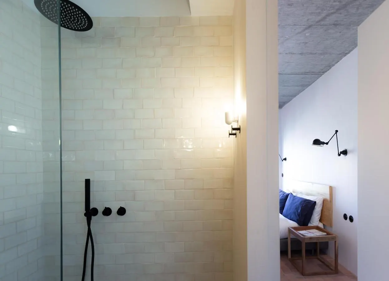 Columbano City Suites - Boutique Ensuites, Cokitchen & Parking 리스본 0*,  포르투갈