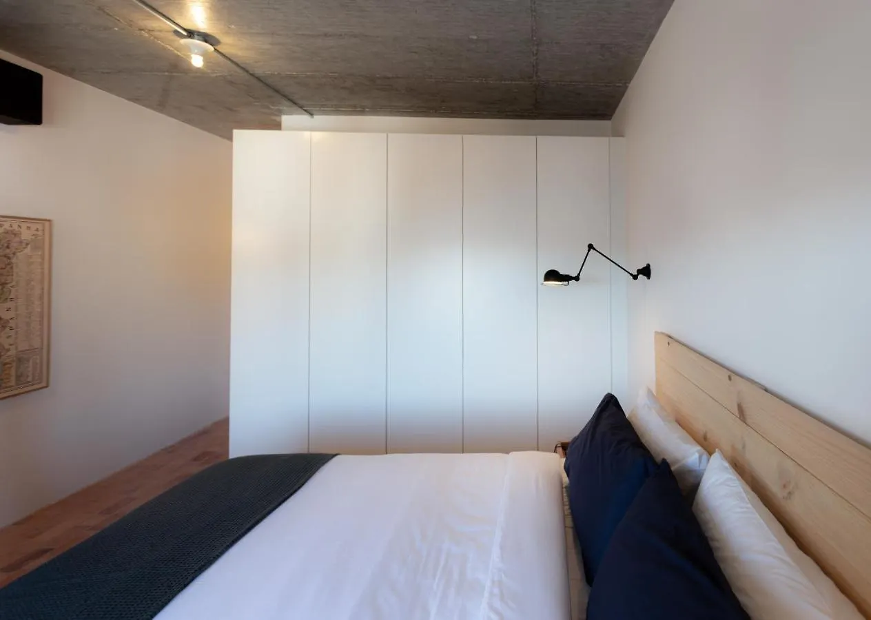 게스트하우스 Columbano City Suites - Boutique Ensuites, Cokitchen & Parking 리스본
