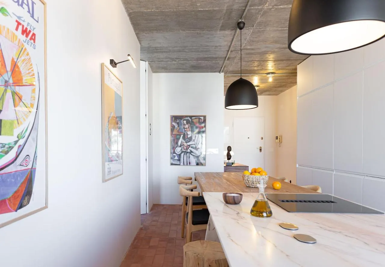 Columbano City Suites - Boutique Ensuites, Cokitchen & Parking 리스본 0*,