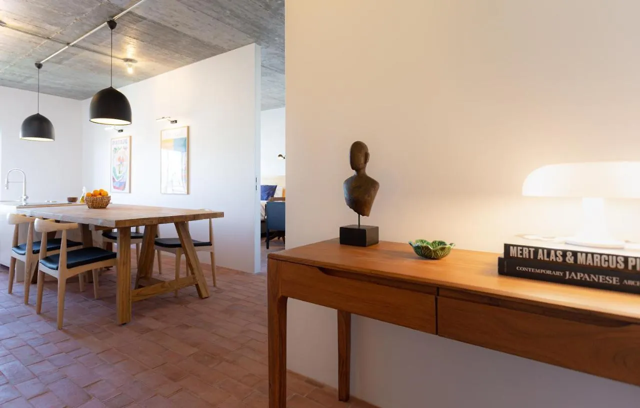 게스트하우스 Columbano City Suites - Boutique Ensuites, Cokitchen & Parking 리스본