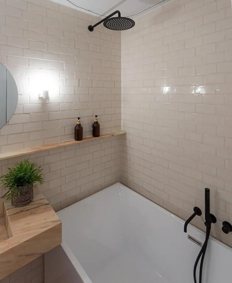 게스트하우스 Columbano City Suites - Boutique Ensuites, Cokitchen & Parking 리스본