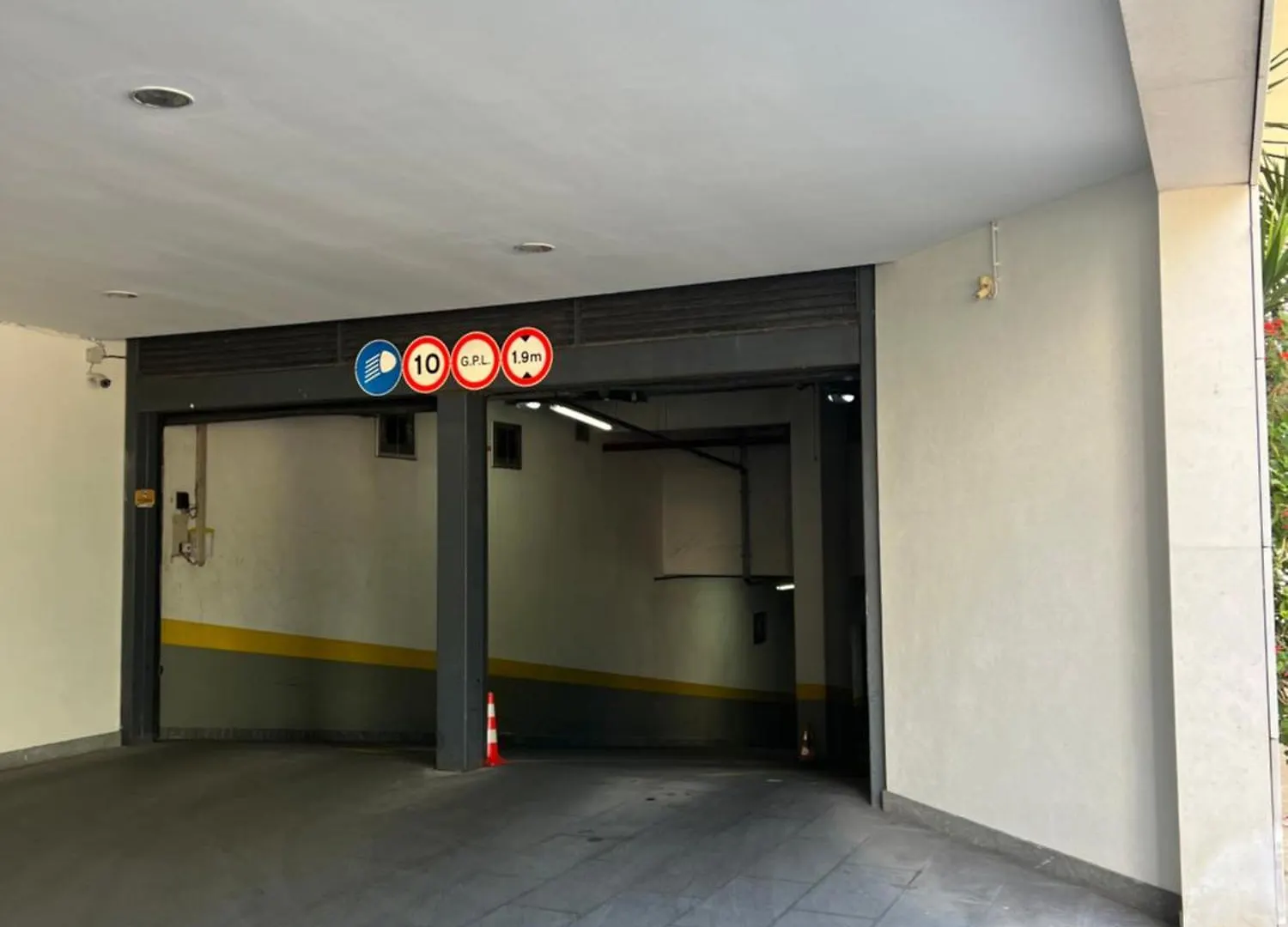 Columbano City Suites - Boutique Ensuites, Cokitchen & Parking 리스본