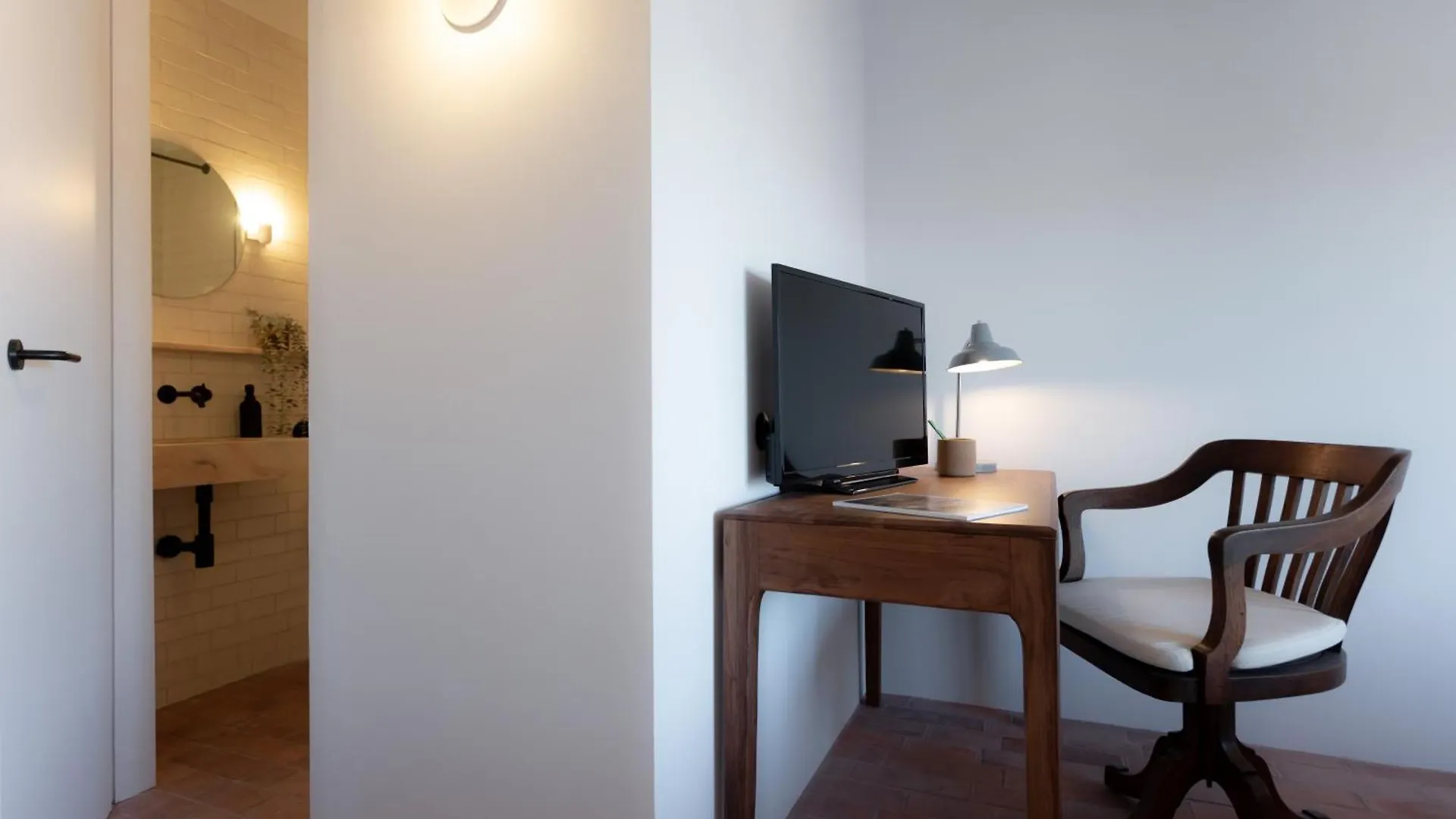 게스트하우스 Columbano City Suites - Boutique Ensuites, Cokitchen & Parking 리스본