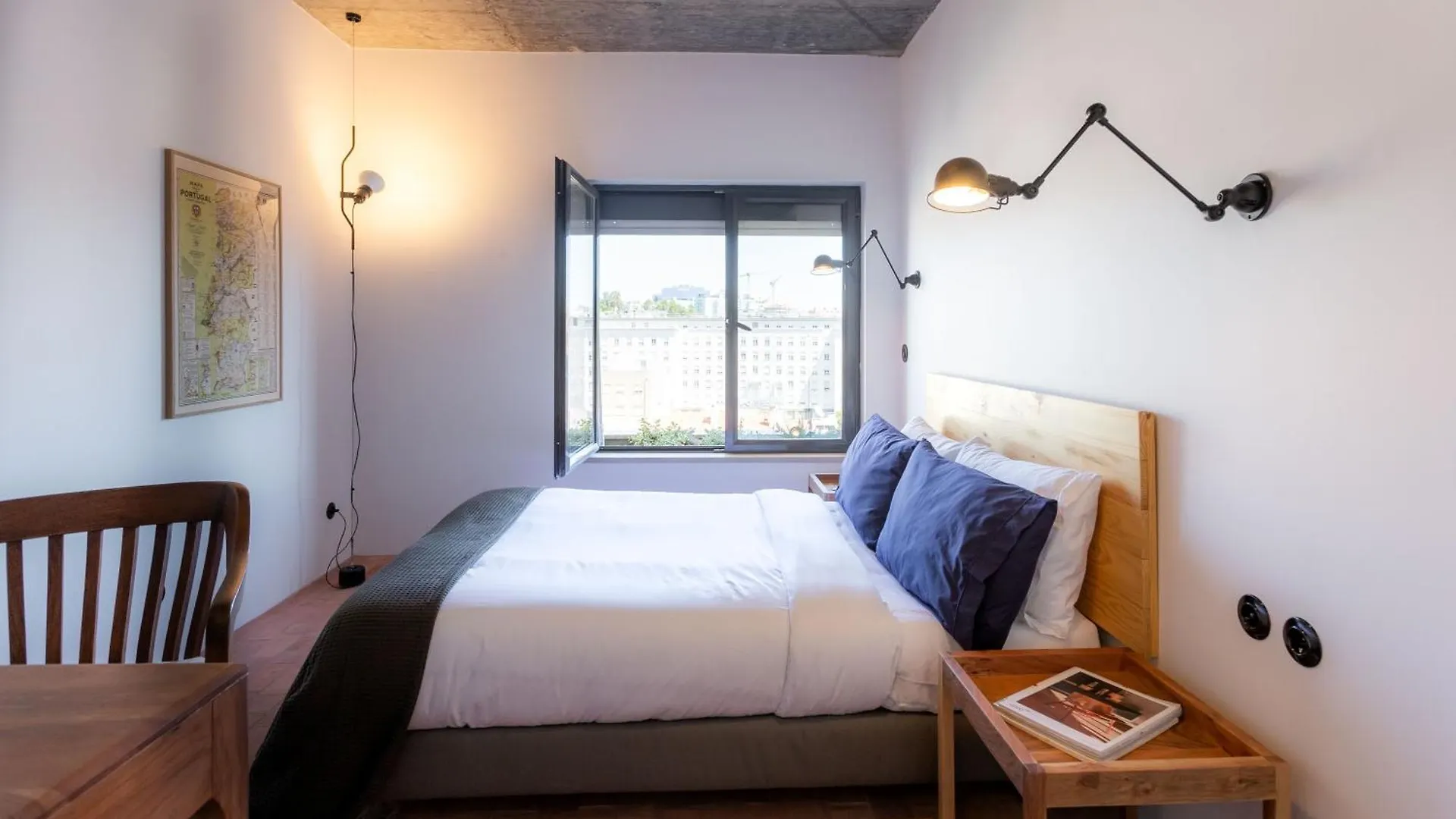 Columbano City Suites - Boutique Ensuites, Cokitchen & Parking 리스본 포르투갈